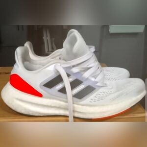Womans Adidas Sneakers